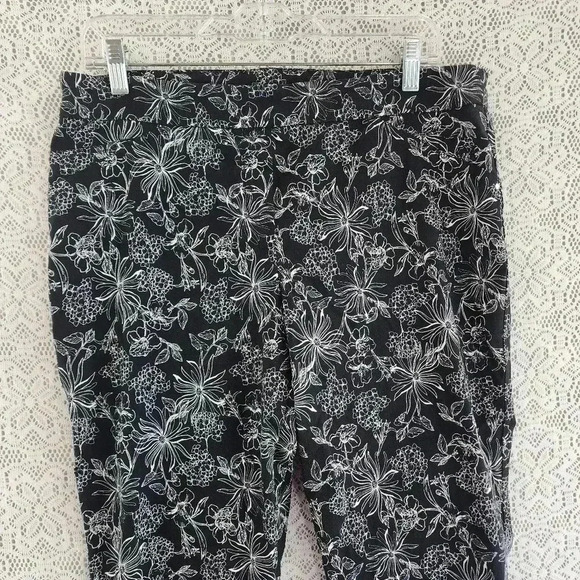 Kanar Rayon Blend Floral Printed Black Elastic Waist Pull On Women's Capris 14 - Picture 2 of 7